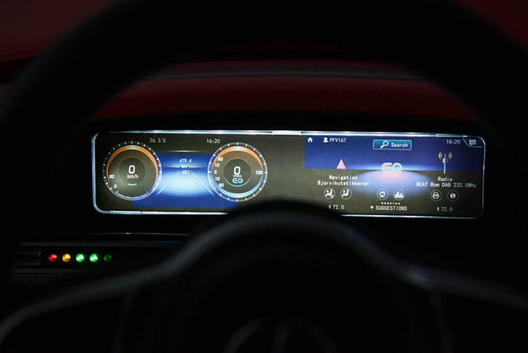 Детский электромобиль Mercedes Benz EQC 400 4MATIC - HL378-LUX-RED