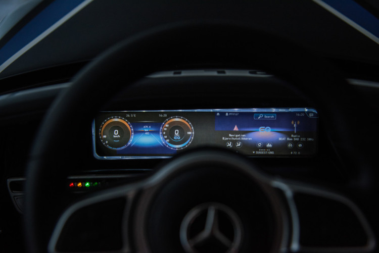 Детский электромобиль Mercedes Benz Police EQC 400 4MATIC - HL378-BLACK