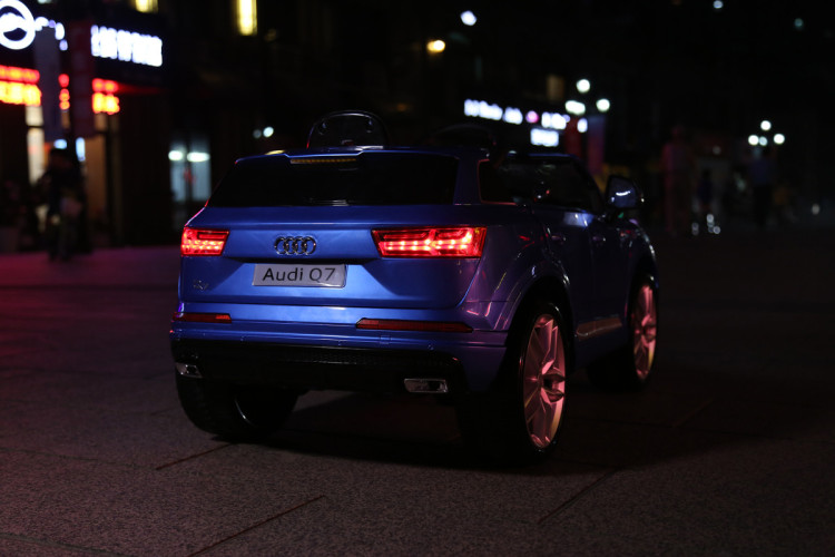 Детский электромобиль Audi Q7 LUXURY 2.4G - Blue - HL159-LUX-BL