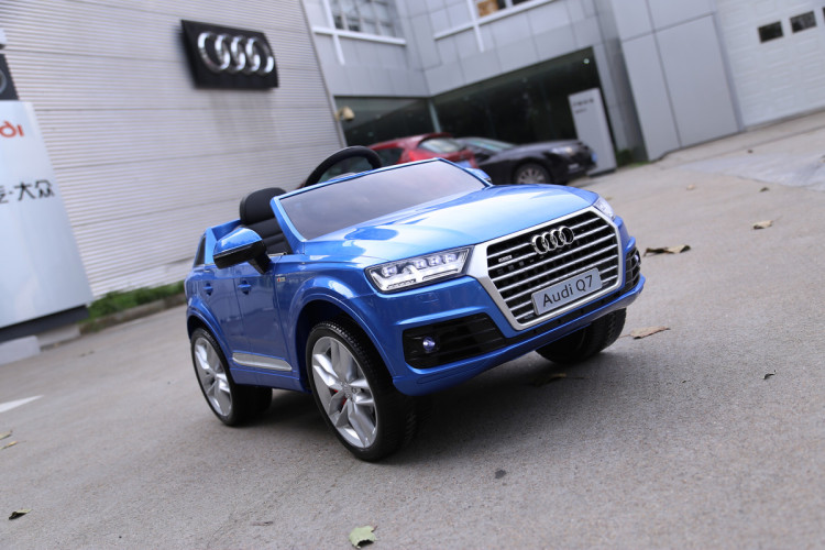 Детский электромобиль Audi Q7 LUXURY 2.4G - Blue - HL159-LUX-BL
