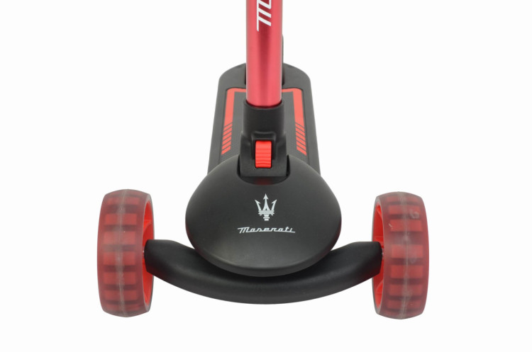 Трехколесный беговел-самокат Maserati с сиденьем - CLB-0140-BLACK